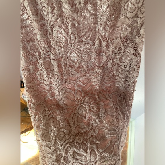 Dusty Pink Rose Windsor Dress - Picture 5 of 7